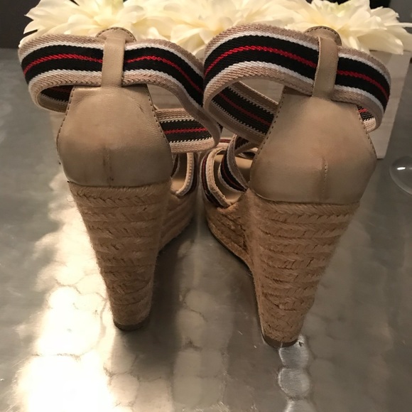 Mia Wedges Tan, Black, Red, and White size 9 - Picture 3 of 4